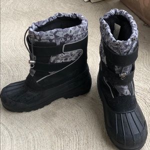 Land’s End boys snow boots